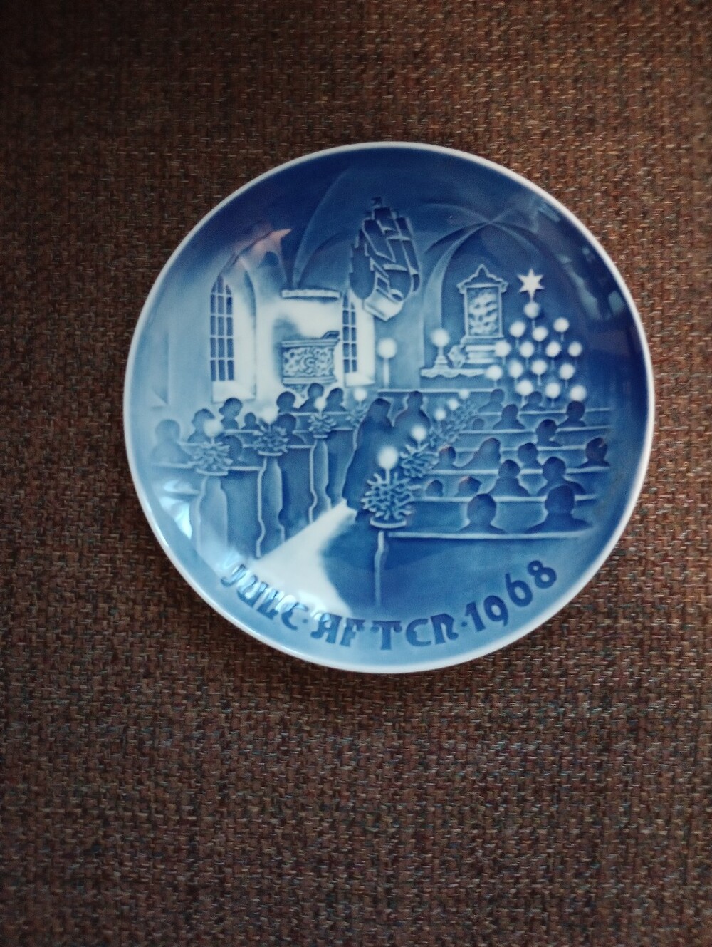 Bing & Grondahl Blue & White 7" Christmas Collectors Wall Plate - 1968